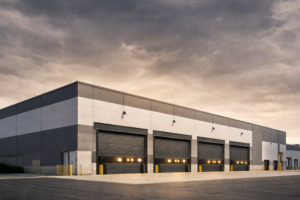 Triple Net vs Gross warehouse leases: exterior view of industrial warehouse
